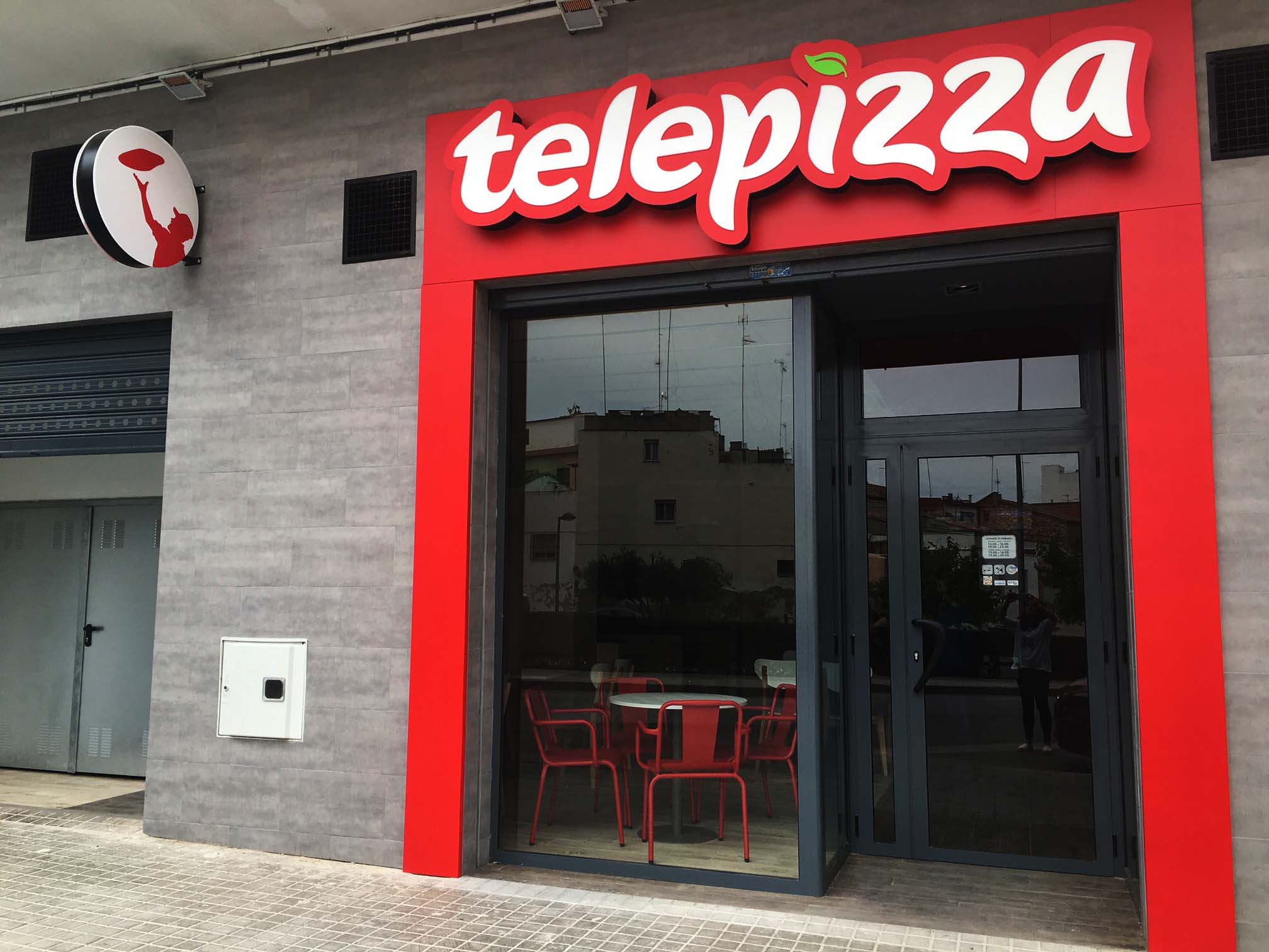 Telepizza puesta por Bétera con inagen renovada