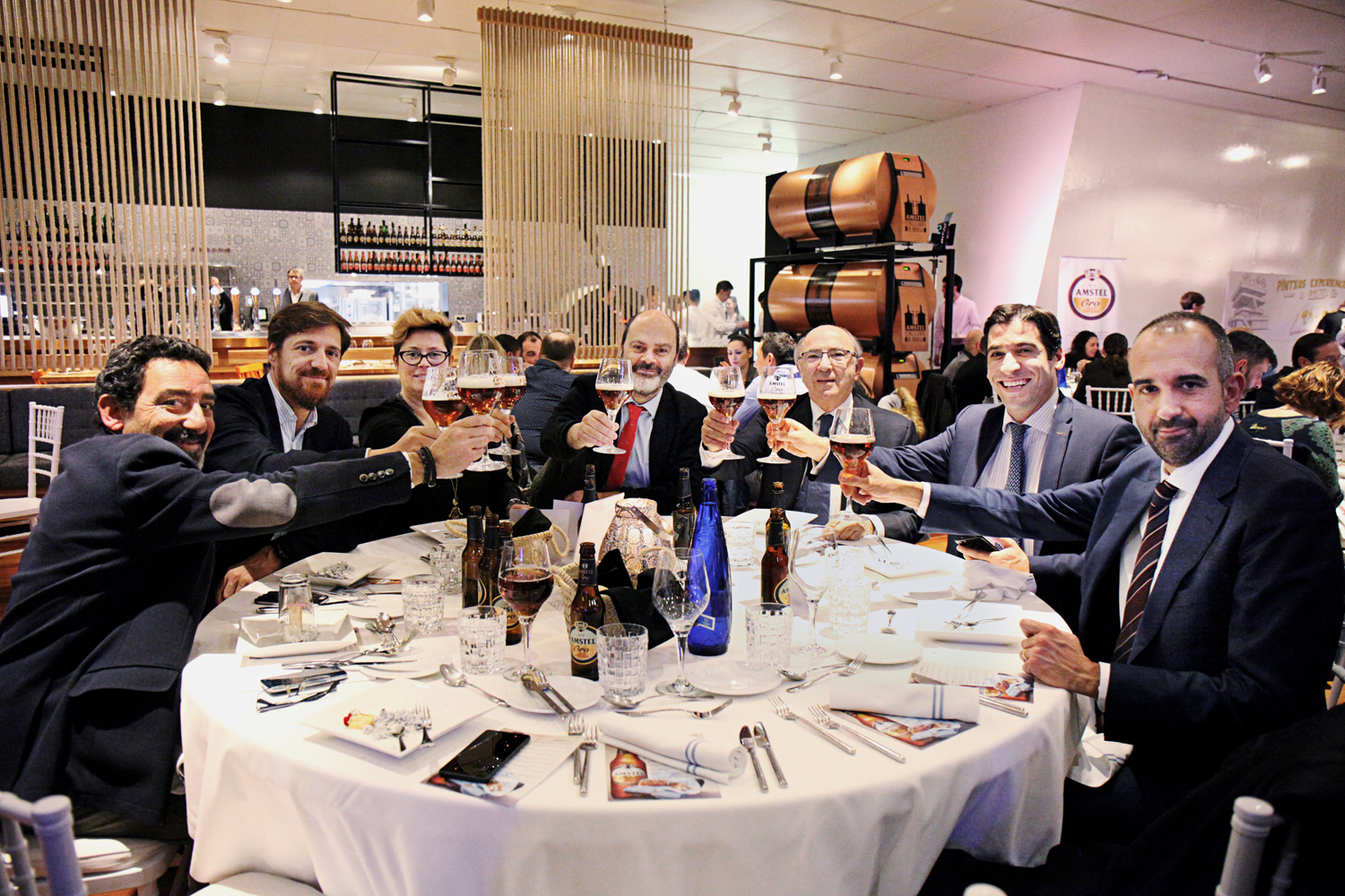 La primera edición en Valencia de Amstel Oro Pintxos Experience convierte el Veles e Vents en la cuna de la gastronomía en miniatura 