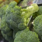 El bajo nivel de purinas que contiene el brócoli puede ayudar a prevenir la gota en verano