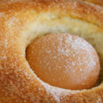 La “mona” de Pascua protagoniza la nueva campaña solidaria de los panaderos