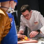 Niños con síndrome de down aprenden el “lenguaje transversal” de la cocina de la mano de Ricard Camarena y otros chefs