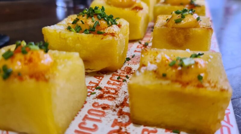 ¡Delicioso y Picante! Descubre la Receta de Patatas Bravas al Estilo Español